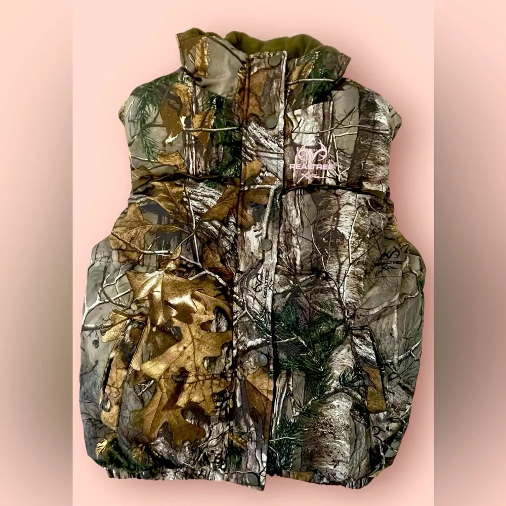 Realtree Vest - Picture 1 of 9